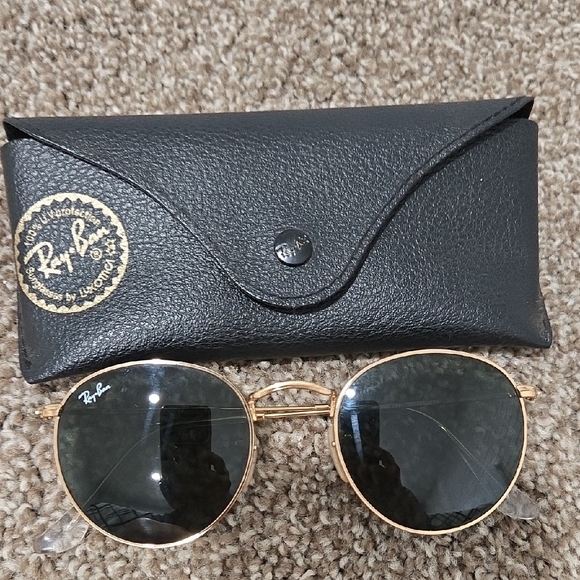 Ray-Ban Round Metal Sunglasses with Black Case - Picture 1 of 4
